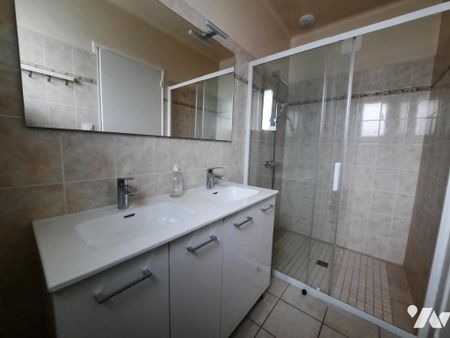 Maison meublée mitoyenne - Proche commerce - Photo 5