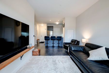 For Lease - 5917 Main Street, Whitchurch-Stouffville, Ontario - Photo 3