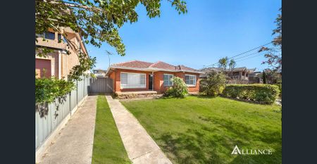 Spacious 3-Bedroom Brick Home - Photo 5