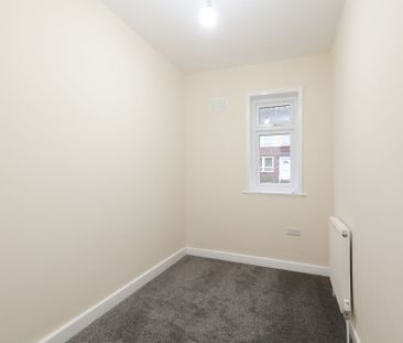 3 bedroom Terraced House to rent - Photo 6