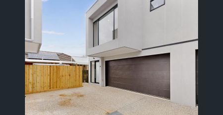 Brand New Townhouse in a Prime Bentleigh East Location - Photo 4