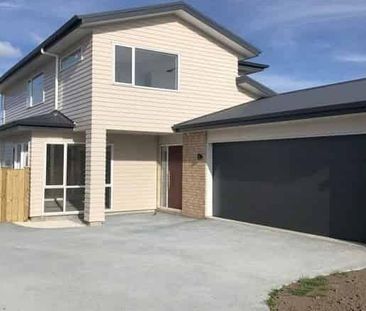 Massive 5-Bedroom Family Home with 3 Bathrooms - Photo 5