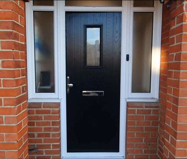 Knowsley Crescent Room 6 - Photo 4