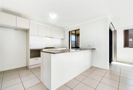 SPACIOUS FAMILY HOME IN QUIET STREET - Photo 5