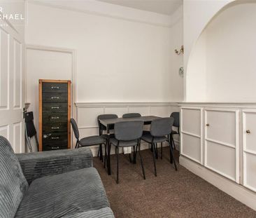 6 bedroom terraced house to rent - Photo 4