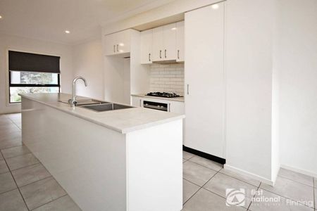 Modern 3-Bedroom Townhouse - Photo 5