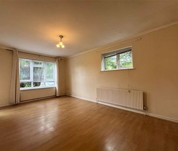 Clockhouse Road, Farnborough, Hampshire, GU14 - Photo 5