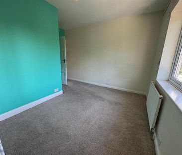 4 bedroom semi-detached house to rent - Photo 6