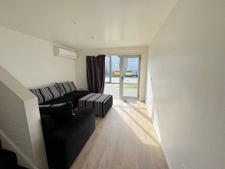 A home with new renovations - Photo 3