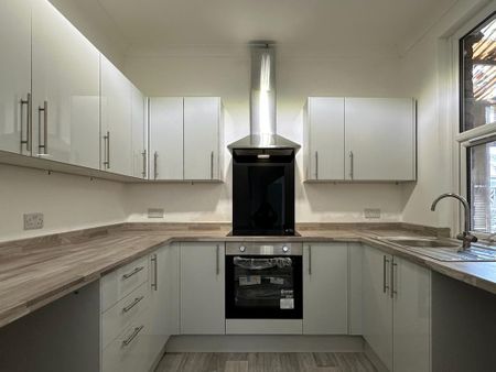 2 bedroom terraced house to rent - Photo 2