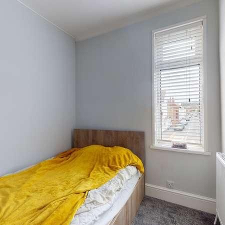 Carholme Road, - Bed, LN1 - Photo 1