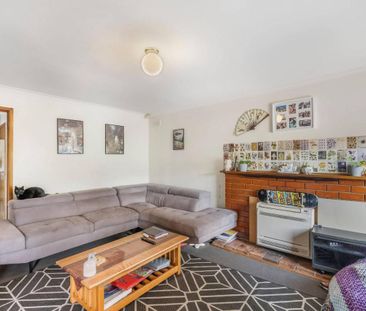 Low maintenance three bedroom home - Photo 1