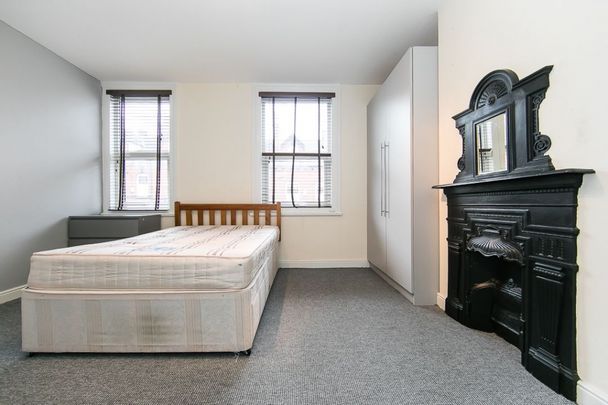 Hessle View, Hyde Park, Leeds - Photo 1