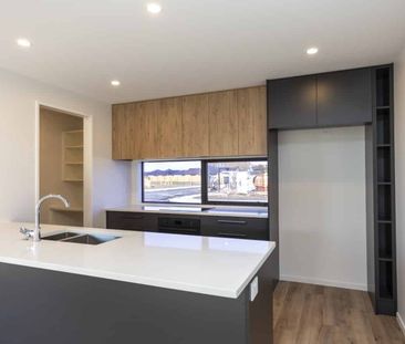 Ravenswood - Spacious Family Home! - Photo 4