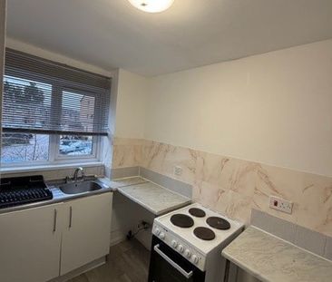 1 Bed Flat, Plowman Close, N18 - Photo 4