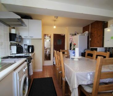 3 bedroom semi-detached house to rent - Photo 6