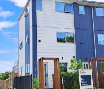 Stylish Townhouse with Expansive Views - Photo 4