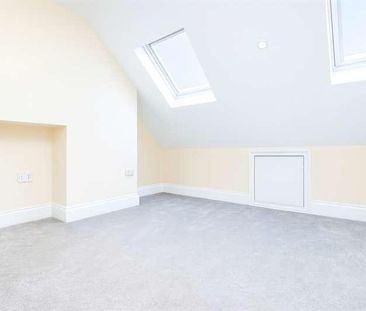 Widecombe Gardens, Ilford, IG4 - Photo 5