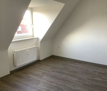 Schöne Wohnung: niedliche 2,5-Zimmer- Dachgeschoss- Wohnung sofort ... - Photo 6