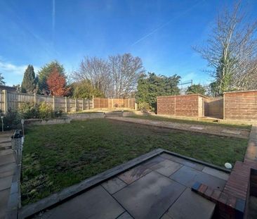 4 bedroom semi-detached house to rent - Photo 2