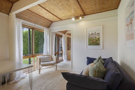 Stunning Coastal Retreat - Photo 2