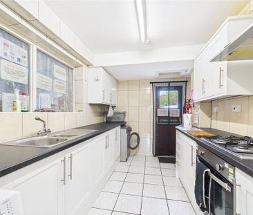 1 bedroom in a house share to rent - Photo 4