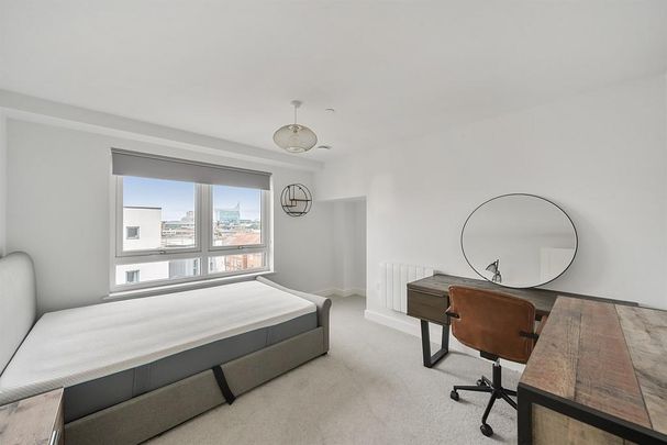 2 bedroom penthouse to rent - Photo 1