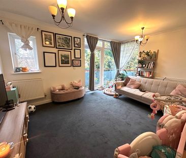 Maddison Heights, Watford - Photo 1