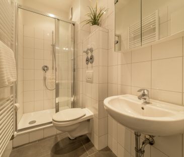 City-Residence: Nette 2-Zimmer-Wohnung in schönem Altbau - Foto 1