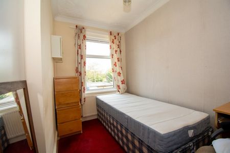 4 Double Bed Student house on Brassey Road - SEE VIDEO TOUR - Photo 3