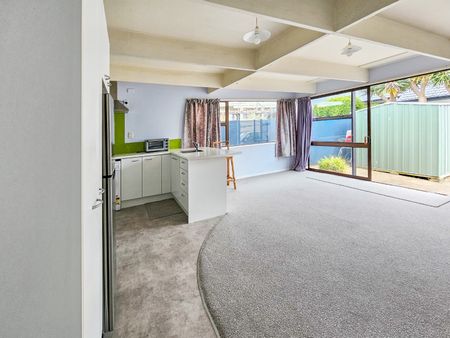 Studio for Rent - The Esplanade - Photo 2