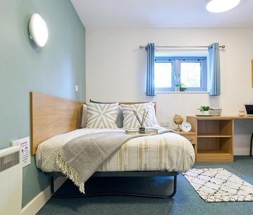 1 bedroom in a flat share to rent - Photo 4