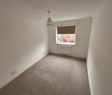 Bishopsgarth, Northallerton - Photo 1