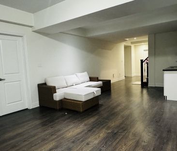 For Lease - 9 Anglin Drive, Richmond Hill, Ontario - Photo 6
