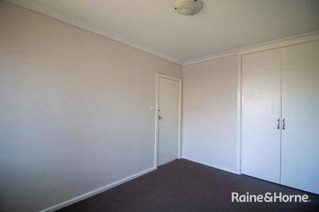 Fantastic 2 Bedroom Unit! - Photo 5
