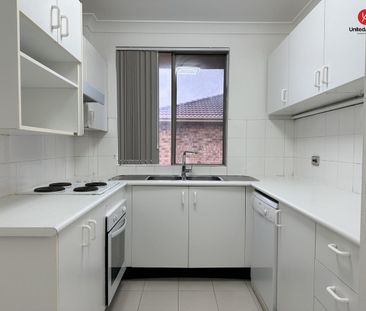 Spacious & Conveniently Located Apartment - Perfect for Couples or ... - Photo 6