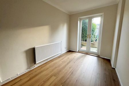 3 bedroom terraced house to rent - Photo 2