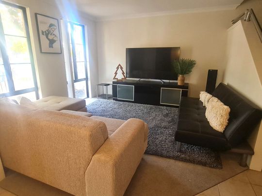 Fully Furnish Townhouse in Joondalup - Photo 1