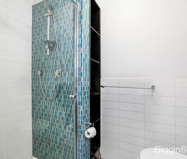 Live the Ultimate Melbourne Lifestyle - Studio Apartment in the Hea... - Photo 2