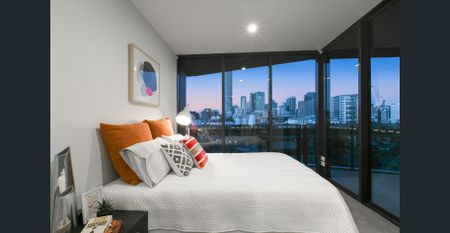 Comfortable Unfurnished 3 Bedroom + 2 Bathroom +1 Car Park Apartment at $1100 per week! - Photo 5