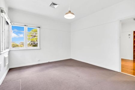 Charming 3-Bedroom Home in Baulkham Hills - Photo 2