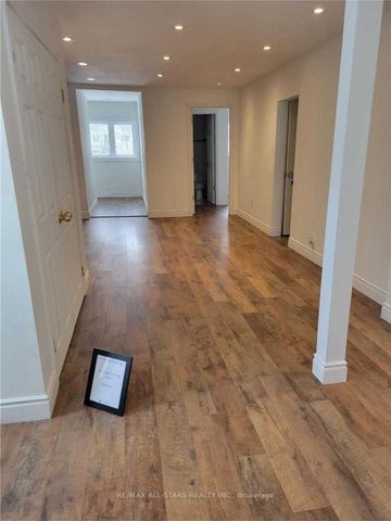 Detached Home For Lease | N8079496 - Photo 2