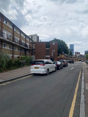 3 Bed Flat, Maryland Street, E15 - Photo 3