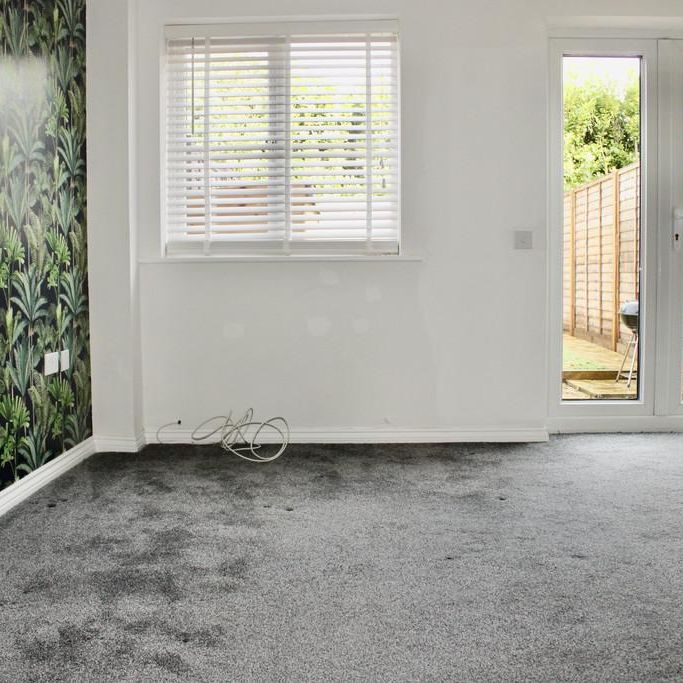 2 bedroom end of terrace house to rent - Photo 1
