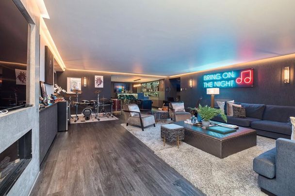 4 bedroom detached house to rent - Photo 1