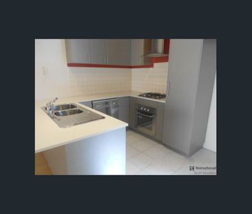 Popular location! HOME OPEN WEDNESDAY 12 OCTOBER AT 9.30AM SHARP! - Photo 3