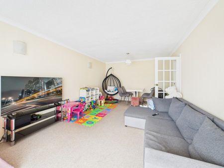 Belworth Drive, Cheltenham, GL51 - Photo 2