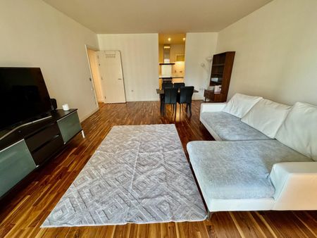 2 Bed Flat, Discovery Dock Apartments West, E14 - Photo 3