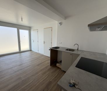 Location Appartement 2 pièces 42m² MESLAY DU MAINE 53170 - Photo 1