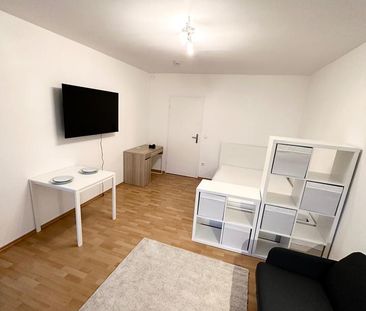 Helle möblierte Einzimmerwohnung (Perfekt für Pendler) - Photo 1